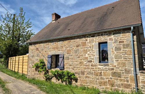 Saint-Martin-l'Aiguillon House | Gîte Gaïa au cœur de la campagne