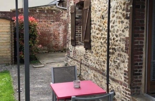 Gonneville-sur-Honfleur Apartment | Gîte & garden & parking (near Honfleur) Linen provided WIFI