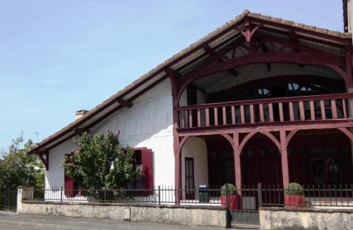 Luxey House | Gîte geneviève d' aubin