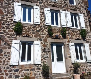 Fix-Saint-Geneys House | Gîte Germaine et Yves