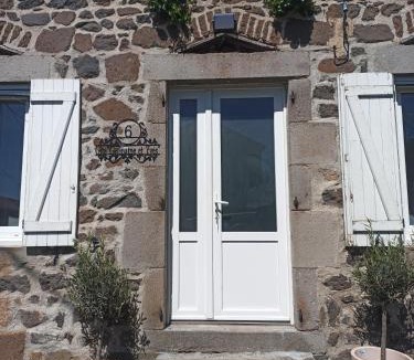 Fix-Saint-Geneys House | Gîte Germaine et Yves