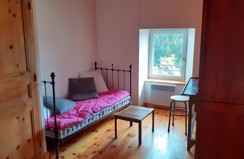 Saint-Germain-Laprade House | Gîte Granet ,petite Maison de Bourg Avec Cour Privative