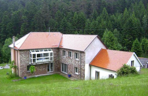 Wangenbourg-Engenthal Cottage | Gîte Hansel, set in greenery beside a stream