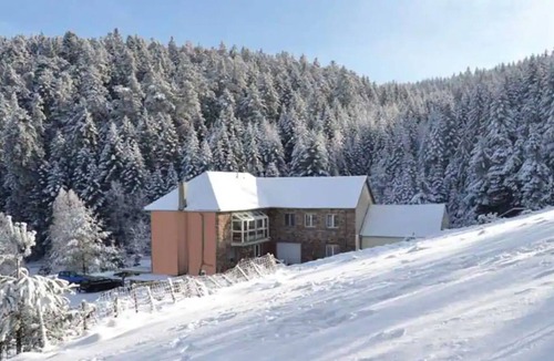 Wangenbourg-Engenthal Cottage | Gîte Hansel, set in greenery beside a stream