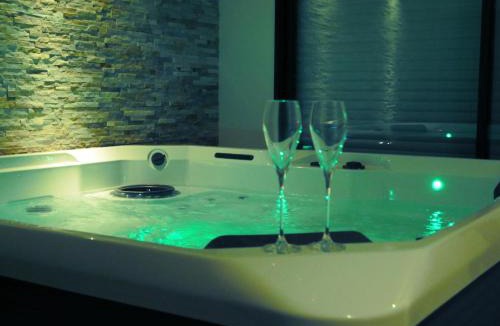 Bourgbarre House | Gîte Il était une fois SPA privatif