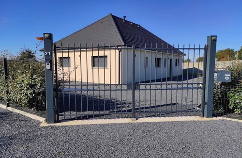 Bordeaux-Saint-Clair House | Gîte in Etretat near Cliffs & Beach