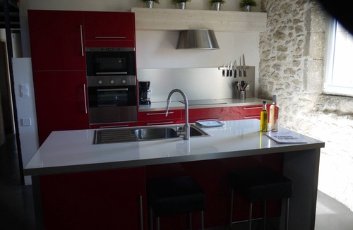 Saint-Paulet-de-Caisson Cottage | Gîte in a vineyard