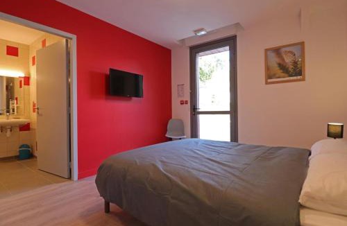 Lonlay-l'Abbaye House | Gîte indépendant adapté PMR à Lonlay-l'Abbaye - FR-1-497-234