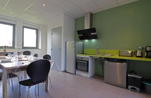 Lonlay-l'Abbaye House | Gîte indépendant adapté PMR à Lonlay-l'Abbaye - FR-1-497-234