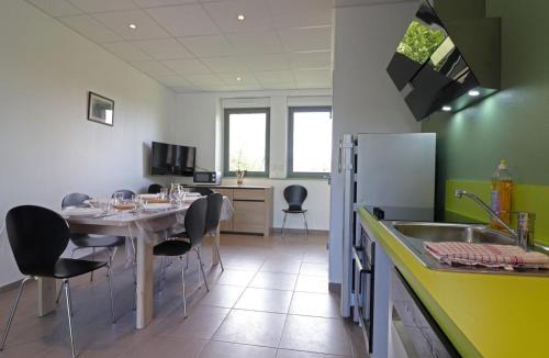Lonlay-l'Abbaye House | Gîte indépendant adapté PMR à Lonlay-l'Abbaye - FR-1-497-234