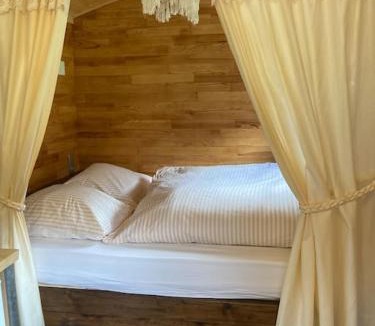 Vennes House | Gîte insolite, logement fabuleux