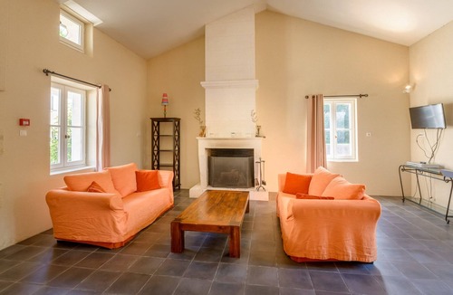 Cherves-Richemont House | Gîte Iris in Cognac country.