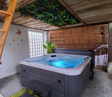 Madiran House | Gîte, jacuzzi & vin au grenier de Madiran