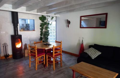 Madiran House | Gîte, jacuzzi & vin au grenier de Madiran