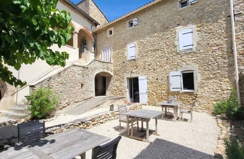 Saint-Victor-de-Malcap Apartment | Gîte Jasmin