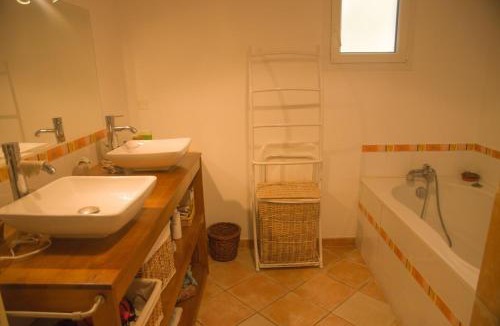 Aouste-sur-Sye House | Gîte l échappée bleue Dromoise - maison