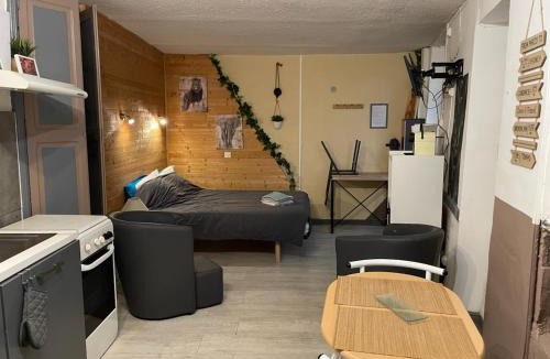 Saint-Ambroix Apartment | Gîte L'étape - indépendant & plein pied