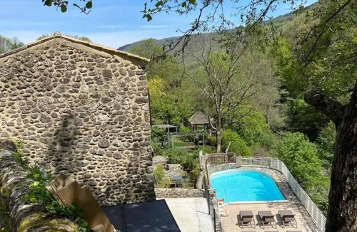 Rochessauve House | Gîte l'Ardèche en Bord de Rivière avec Cascade - Domaine au Ch'ti Ardéchois