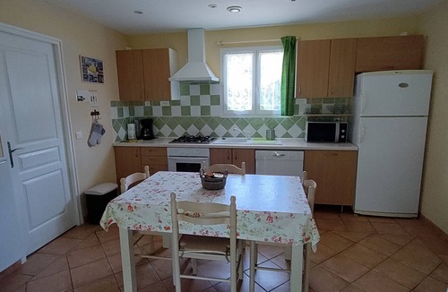 Escouloubre-les-bains Cottage | Gîte L'Avelinier at Bélesta in Ariège 09300