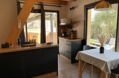 Laval-Pradel Cottage | Gîte L'escapade, Piscine et spa Privés !