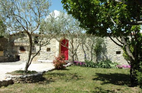 Joyeuse House | Gîte L'ESCOUSSOU 6p, 4ch, 120m2, charme et nature, piscine chauffée, sud Ardèche