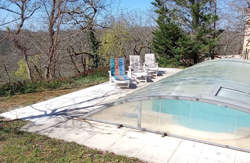 Saint-Germain-du-Bel-Air House | Gîte logis des chênes with swimming pool