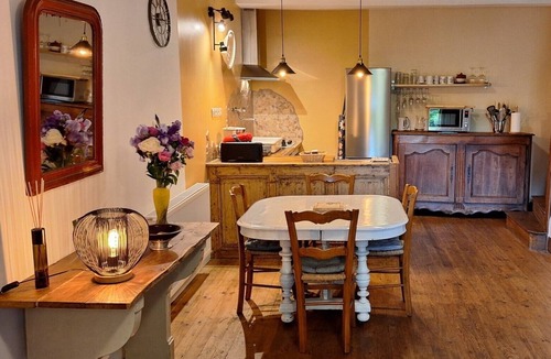 Saint-Pardoux-la-Riviere House | Gîte Les Dames Jeanne in Périgord