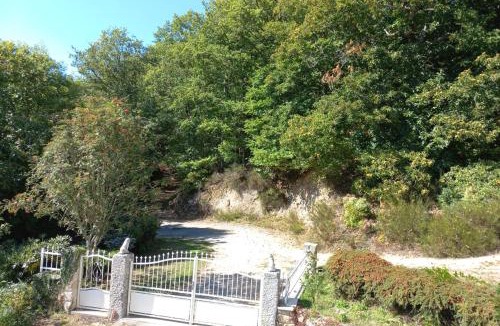 Saint-Sulpice-le-Gueretois Apartment | Gîte Le Chardet