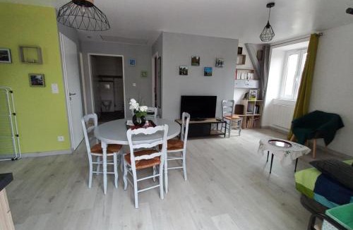 Saint-Sulpice-le-Gueretois Apartment | Gîte Le Chardet