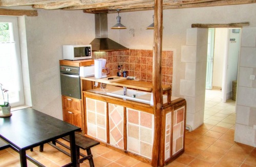 Mazieres-de-Touraine Cottage | Gîte L'Orée du Bois: Rural Charm & Pets Allowed
