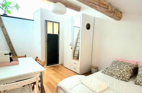Le Chaffaut-Saint-Jurson Apartment | Gîte La Bastide Flora