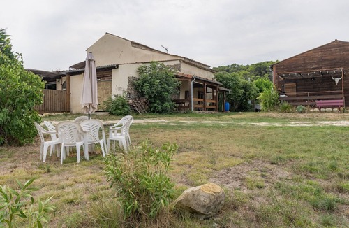 Bessas Cottage | Gîte 'La Bergerie - Le Mas De Peyraube' with Shared Pool, Communal Garden & Wi-Fi