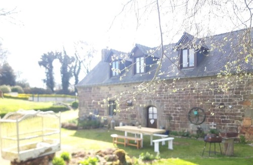 Langoelan House | --Gîte "La Châtaigne"--