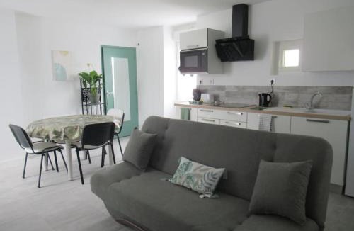Villeneuve-de-Berg Apartment | Gîte la Chaumette appartement Emeraude