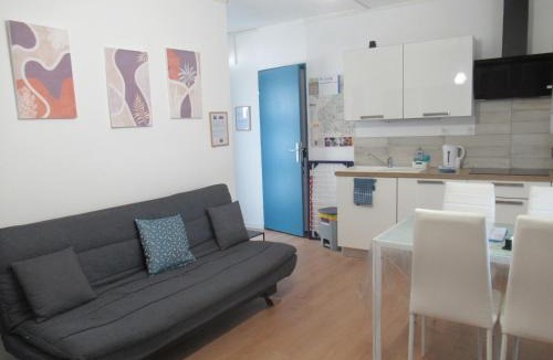 Villeneuve-de-Berg Apartment | Gîte la Chaumette appartement Turquoise