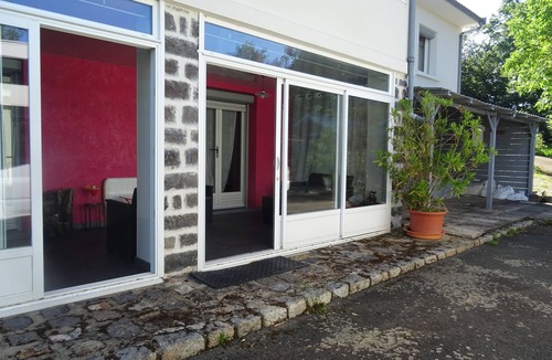 Saint-Genest Apartment | Gîte la clef de voûte améthyste