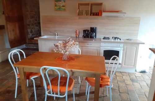 Joyeuse Cottage | Gîte * la Fenière 70m², 4 pers, 2 bedrooms, nature, charm, heated pool