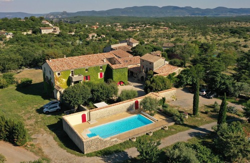 Joyeuse Cottage | Gîte * la Fenière 70m², 4 pers, 2 bedrooms, nature, charm, heated pool