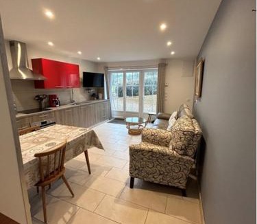 Epineuil-le-Fleuriel House | Gîte La Fontagrille