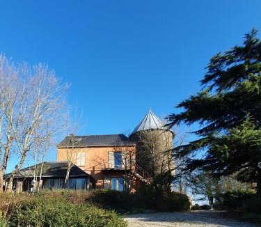 Saint-Etienne-de-Montluc House | Gîte La Tour du Moulin