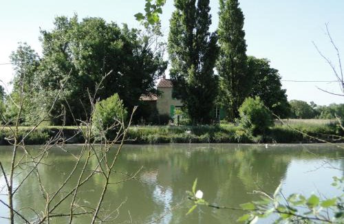 Saint-Jean-de-Liversay House | Gîte La Garauderie
