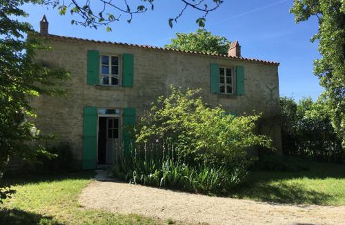 Saint-Jean-de-Liversay House | Gîte La Garauderie
