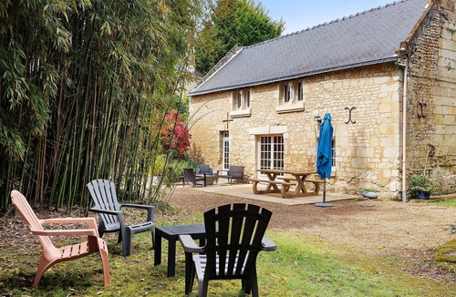 Deneze-sous-Doue House | Gîte La Gentilhommière: private terrace, private garden, and Wi-Fi