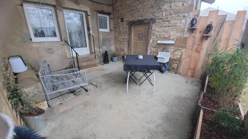 Meillonnas House | Gîte La Giroflee