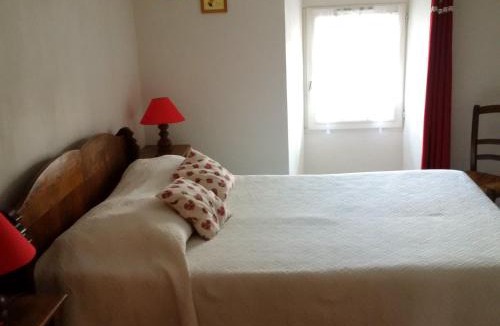 Saint-Pal-de-Chalencon House | Gîte LA GRANGE du Vialaron