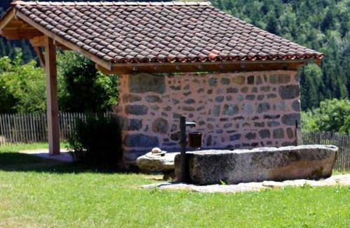 La Valla-sur-Rochefort House | Gîte La Liesse avec 4 chambres, cheminée, jardin et animaux acceptés - FR-1-496-44