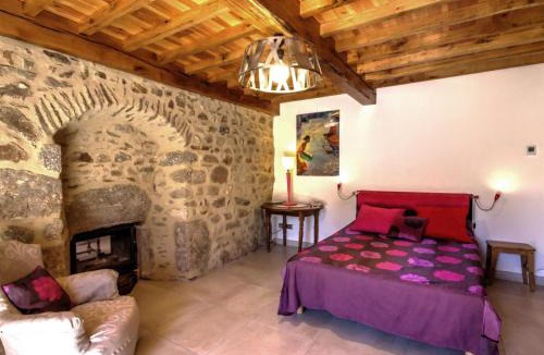 La Valla-sur-Rochefort House | Gîte La Liesse avec 4 chambres, cheminée, jardin et animaux acceptés - FR-1-496-44