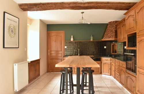 Ambrieres-les-Vallees Cabin | Gîte La Mancellière Ambrières, Large garden, games & petanque