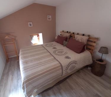 Saint-Floret House | Gîte la maison de Mika