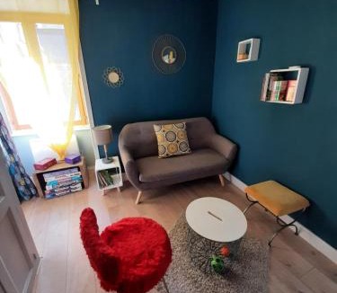 Saint-Floret House | Gîte la maison de Mika